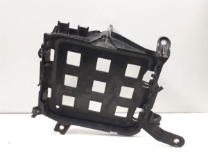 21690772 – 8W0907648B – Steun (diversen)