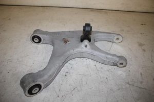 17831608 – 8K0505311J – Draagarm onder links-achter