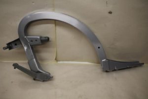 17797630 – 4G5827302B – Tailgate hinge