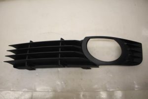 17796200 – 4E0807681A3FZ – Bumper Rooster