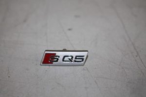 17830314 – 8R0419685A – Emblem