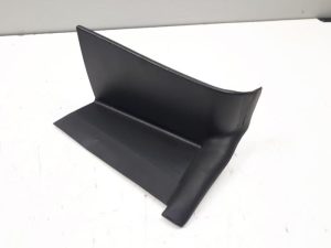 18546976 – 4K5945254 – Taillight edging, right