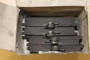 17787294 – 855698151B – Remblok voor