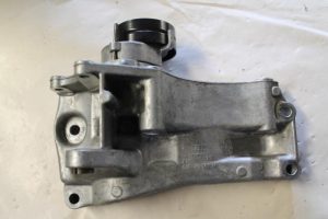 17787534 – 030145169H – Dynamosteun boven