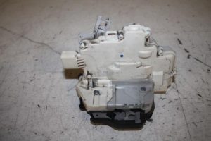 17815005 – 8E0839015AA – Deurslot Mechaniek 4Deurs links-achter