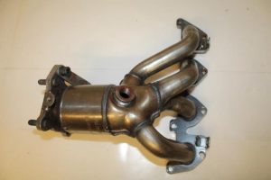 17794868 – 036178EAAA – Uitlaatspruitstuk + katalysator