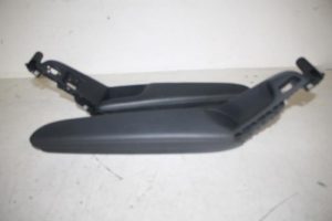 17809170 – 8T2867174A25D – Armlehne