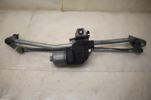 17798980 – 8H2955023C – Wiper motor + mechanism