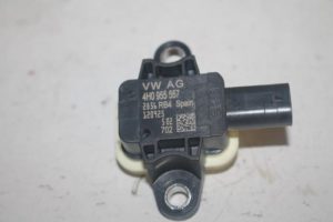 17804041 – 4H0955557 – Airbag Sensor