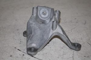 17808100 – 4H0399113E – Getriebe Halterung