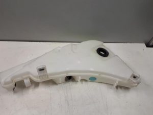 21366930 – 4G8955451F – Scheibensprühertank vorne