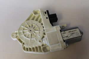 17791574 – 8R0959811 – Door window motor