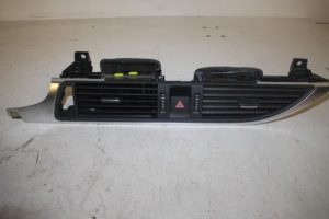 17805946 – 4G1820951G6PS – Luftgitter Armaturenbrett