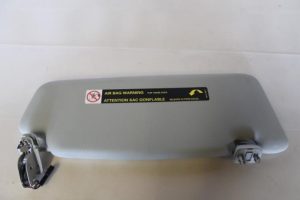 17792753 – 8U0857551FFT9 – Zonneklep
