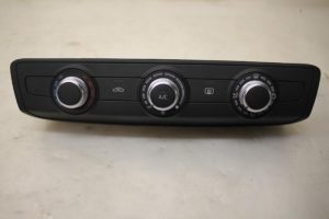 17797830 – 8V0820047DXHA – Heizung Bedienpaneel