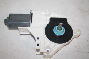 17804247 – 8K0959802B – Door window motor