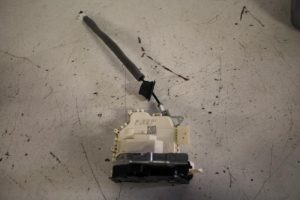 17816049 – 8J1837016F – Deurslot Mechaniek 4Deurs rechts-voor