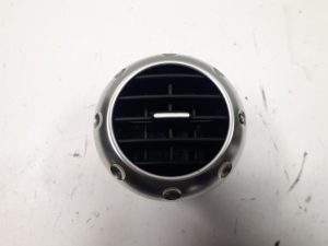 18400643 – 8N08209019QM – Luchtrooster Dashboard