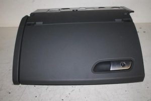 17811426 – 4G8857035D24A – Dashboardkastje