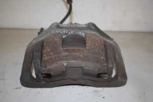 17827180 – 4E0615123A – Remklauw (Tang) links-voor