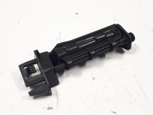 18547010 – 4K5807889 – Stoßstangenstütze links hinten