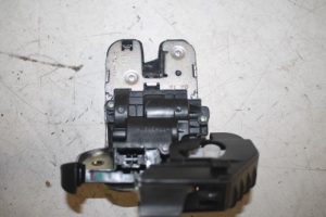 17806221 – 8R0827505 – Slotmechaniek Achterklep