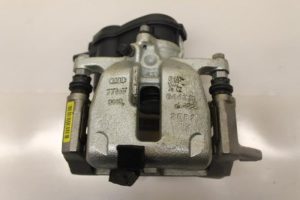 17794926 – 8K0615404E – Remklauw (Tang) rechts-achter