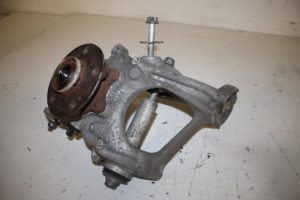 17824039 – 8R0505432F – Fusee rechts-achter