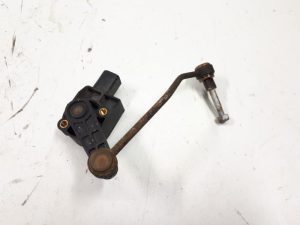 18750981 – 1T0907503 – Xenon height adjustment