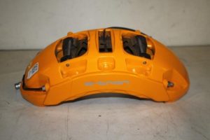 17827352 – 4KE615108BSR6 – Remklauw (Tang) rechts-voor