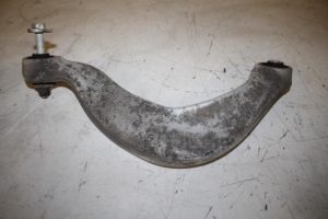 17831637 – 8K0505324H – Draagarm boven rechts-achter