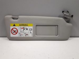 20301995 – 8U0857552ACFT9 – Zonneklep