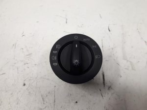 18750895 – 4F1941531D5PR – Light switch