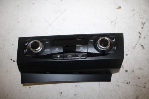 17823788 – 8K1820043BCXZF – Climatronic Panel