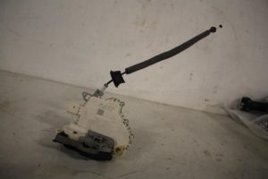 17823710 – 8J1837015C – Deurslot Mechaniek 4Deurs links-voor