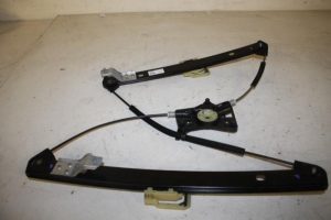 17820011 – 81A837461 – Window mechanism 4-door, front left
