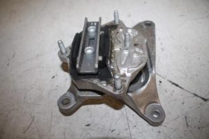 17811751 – 8W0399118D – Getriebe Halterung