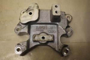 17799079 – 4G0399115M – Getriebe Halterung