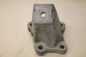 17796472 – 4F0199307AA – Motorsteun