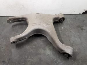 18801088 – 8R0505311F – Draagarm links-achter