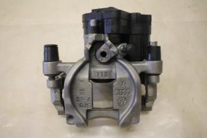 17797955 – 8V0615423 – Bremszange links hinten