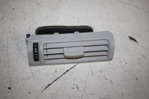 17811084 – 4G0819210CET1 – Air grill side
