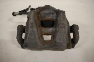 17818124 – 8K0615123C – Remklauw (Tang) links-voor