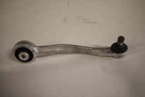 17825400 – 8K0407510M – Draagarm boven rechts-achter