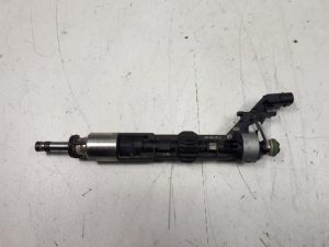 21761165 – 06M906036AD – Injector (benzine injectie)