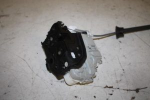 17823901 – 8X2837016B – Deurslot Mechaniek 4Deurs rechts-voor