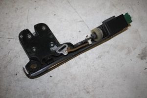 17823047 – 8N0827505C – Slotmechaniek Achterklep