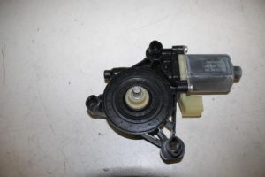 17818443 – 8W0959801 – Door window motor