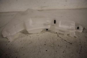 17815842 – 4F0955451R – Front windscreen washer reservoir