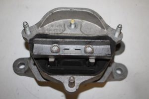 17826060 – 8K0399151CN – Getriebe Halterung